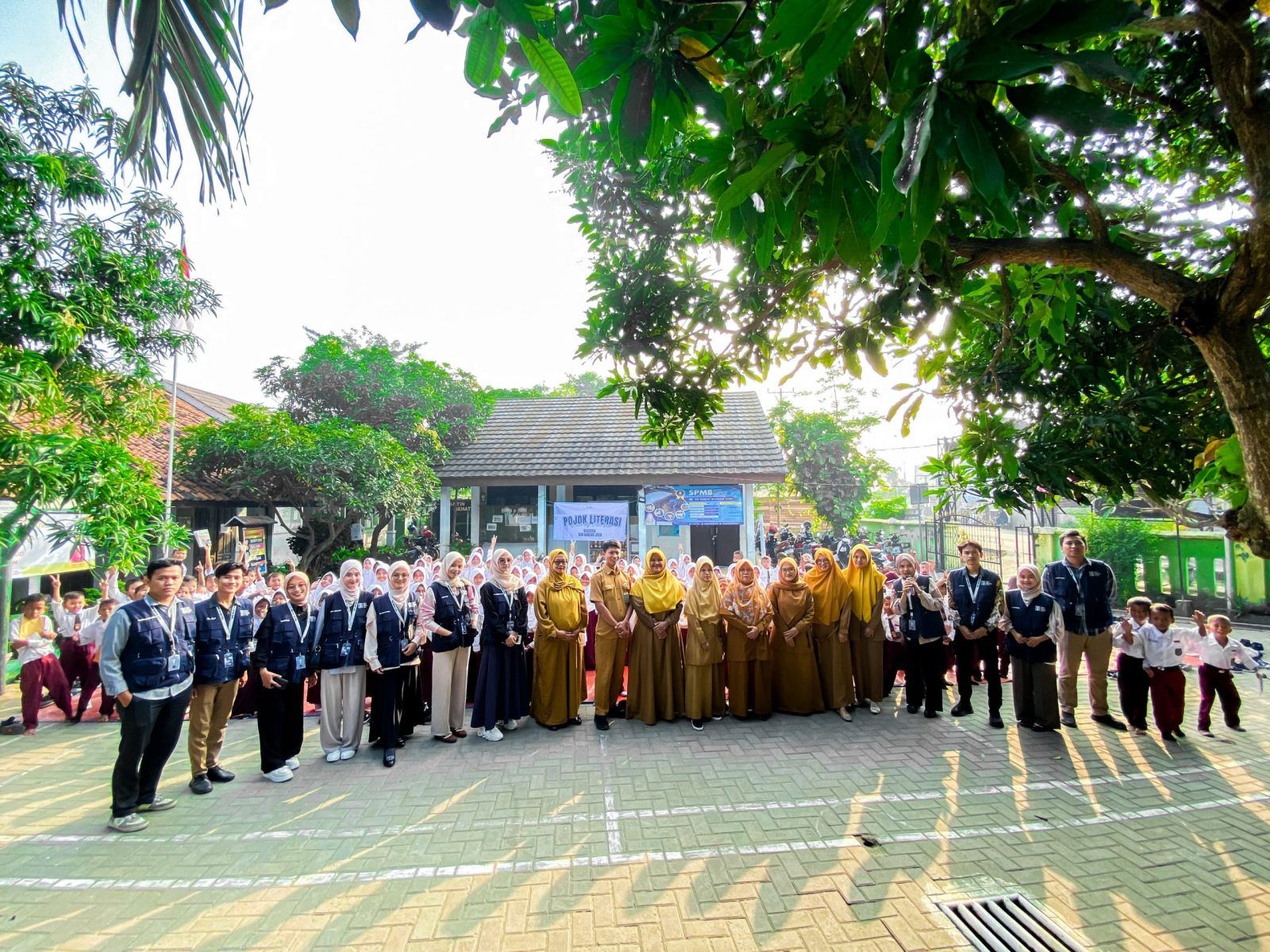 SDN Sumingkir 01: Menumbuhkan Bintang di Tengah Sawah Cilacap